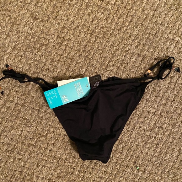 NWT H&M Black Ruffle Bathing Suit Bottom - Picture 2 of 3